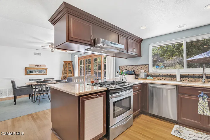 1060 Colby Cir- HsHProd-25