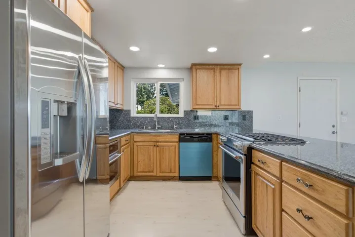 1120 Woodside Circle, Salinas, California 93901