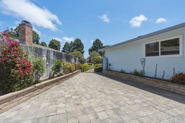 1120 Woodside Circle, Salinas, California 93901