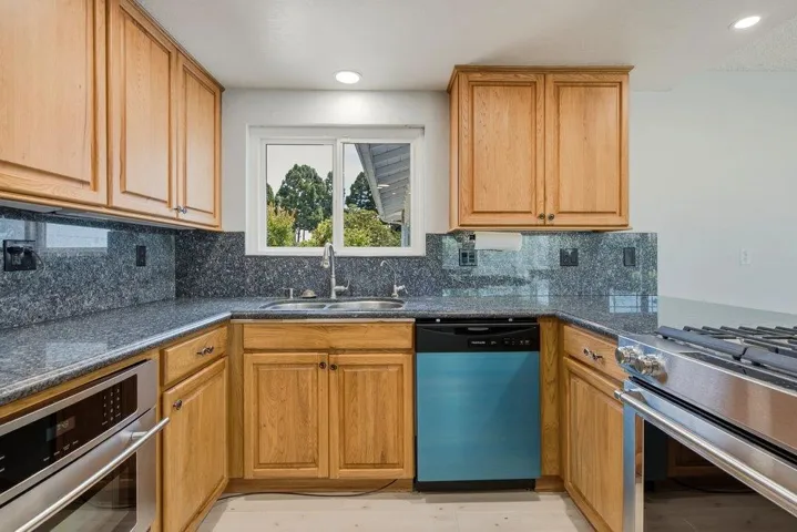 1120 Woodside Circle, Salinas, California 93901