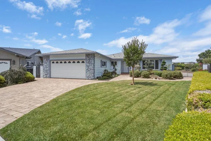 1120 Woodside Circle, Salinas, California 93901