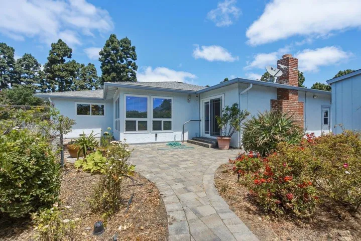 1120 Woodside Circle, Salinas, California 93901