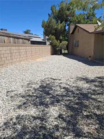 W Side Yard
