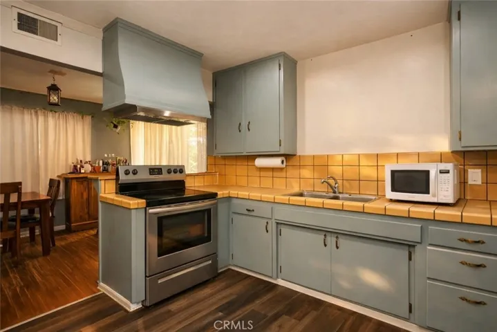 Kitchen Counter