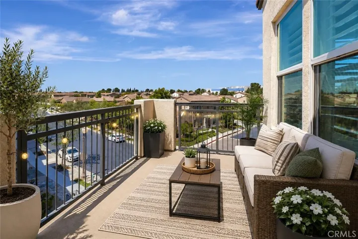 Balcony with stunning views!!