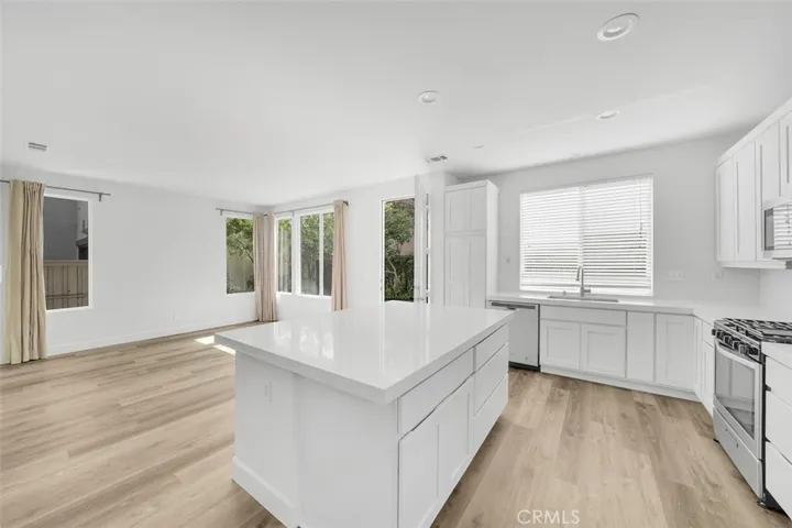 24 Periwinkle, Irvine, California 92618