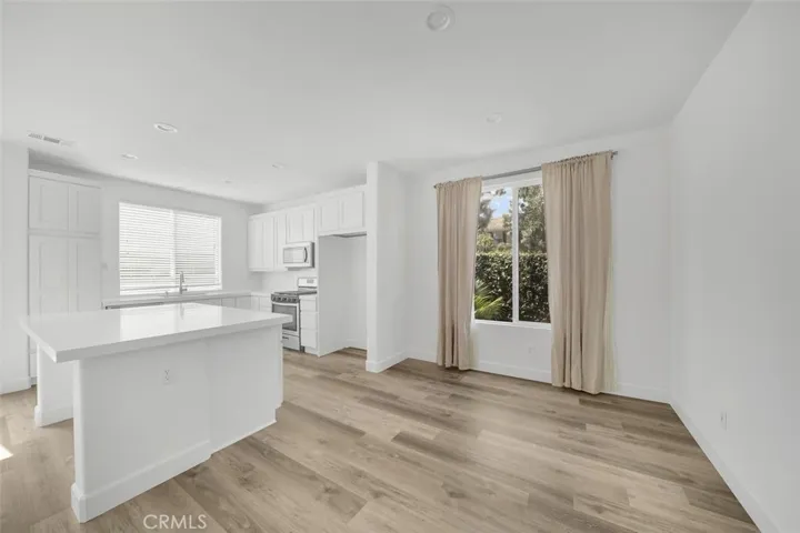 24 Periwinkle, Irvine, California 92618