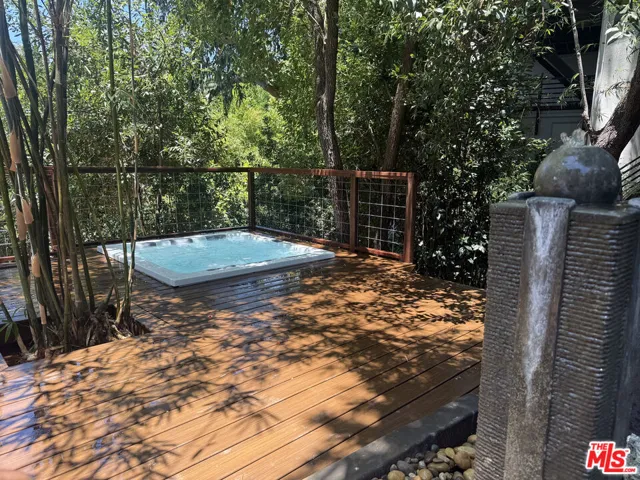 3475 N Knoll Dr, Los Angeles, California 90068