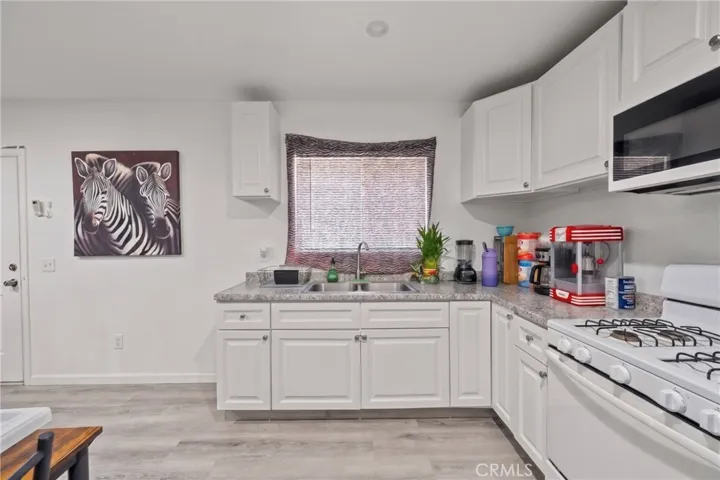 212 W Kildare Street, Lancaster, California 93534