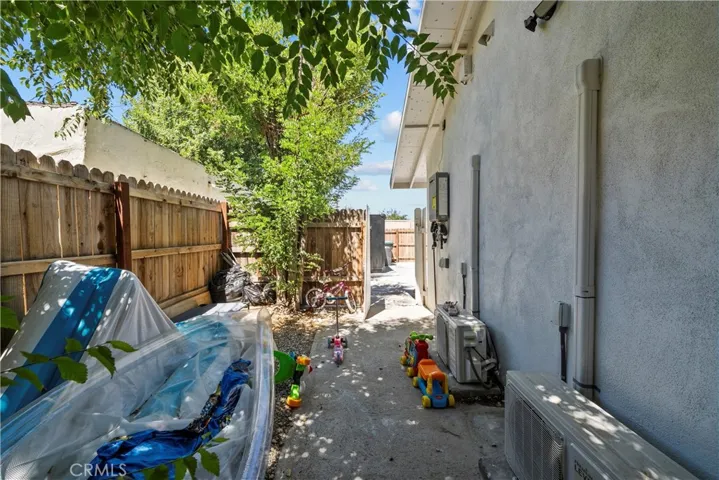 212 W Kildare Street, Lancaster, California 93534