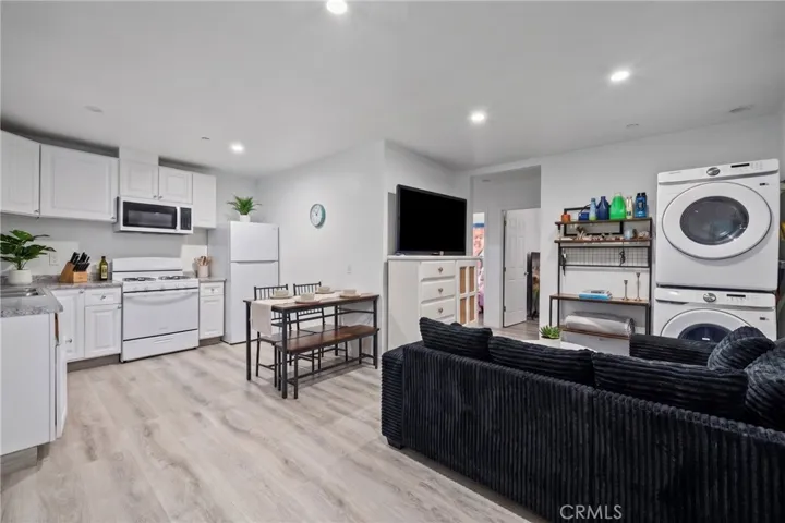 212 W Kildare Street, Lancaster, California 93534