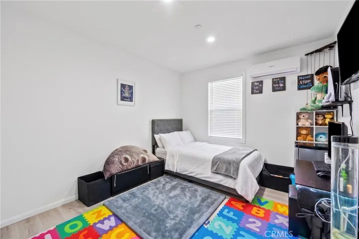 212 W Kildare Street, Lancaster, California 93534