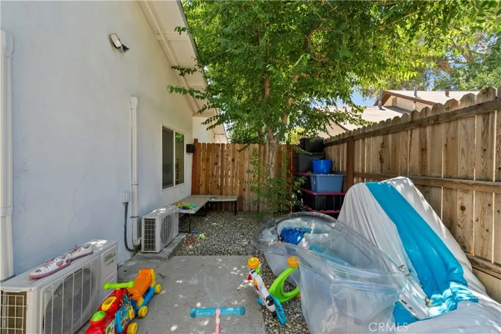 212 W Kildare Street, Lancaster, California 93534