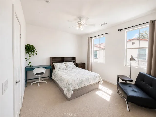 46 Finch, Lake Forest, California 92630