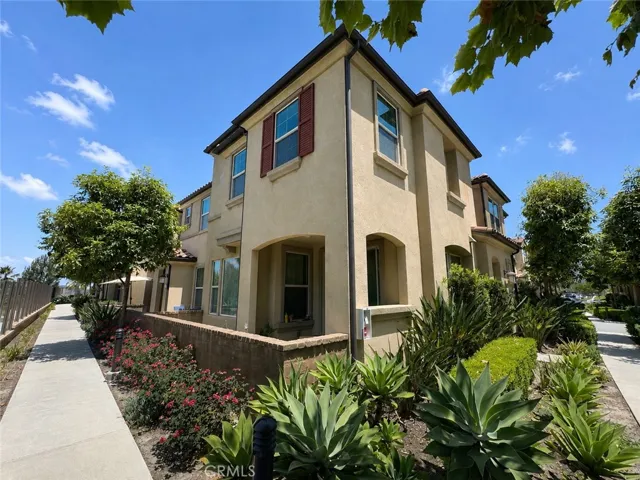46 Finch, Lake Forest, California 92630