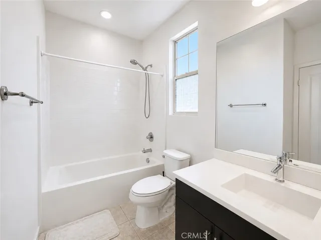 46 Finch, Lake Forest, California 92630