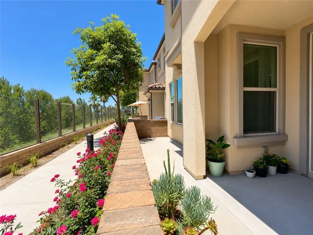 46 Finch, Lake Forest, California 92630