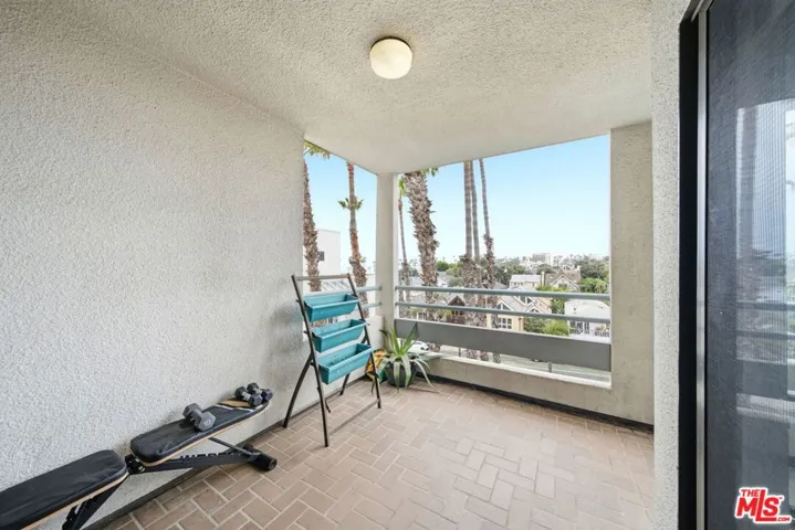 122 Ocean Park Boulevard 507, Santa Monica, California 90405