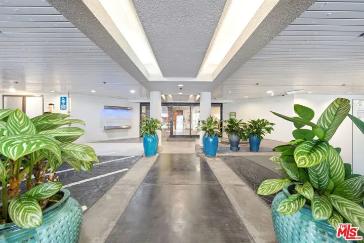 122 Ocean Park Boulevard 507, Santa Monica, California 90405
