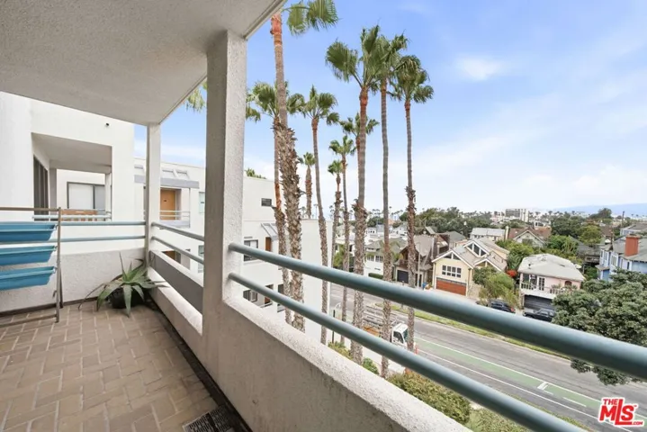 122 Ocean Park Boulevard 507, Santa Monica, California 90405