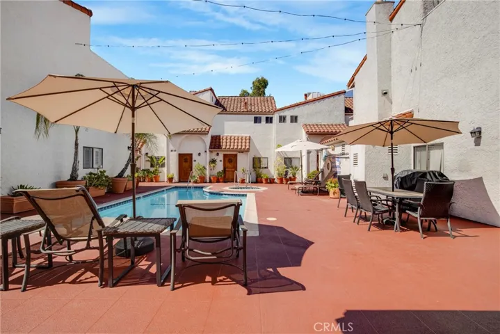 10926 Bluffside Drive 35, Studio City, California 91604