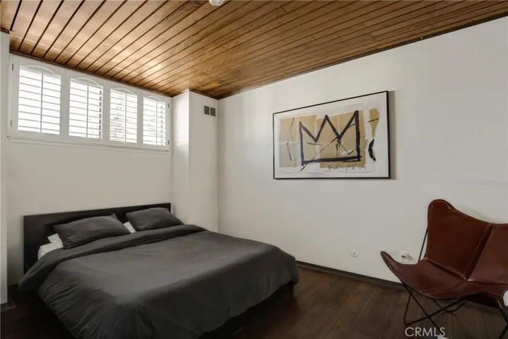 10926 Bluffside Drive 35, Studio City, California 91604