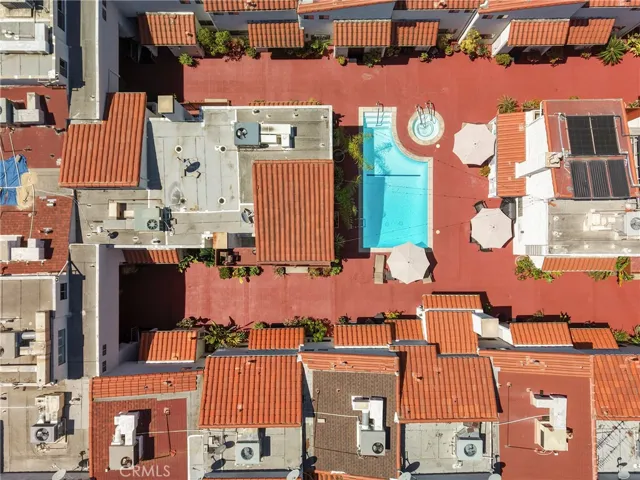 10926 Bluffside Drive 35, Studio City, California 91604