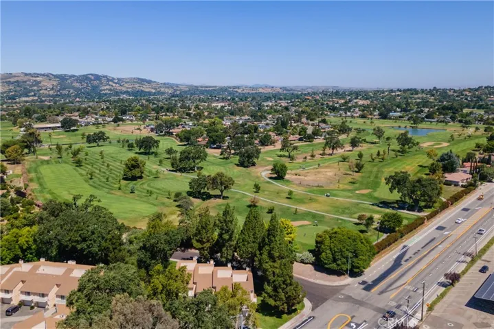 158 Flag Way, Paso Robles, California 93446