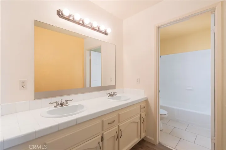 158 Flag Way, Paso Robles, California 93446