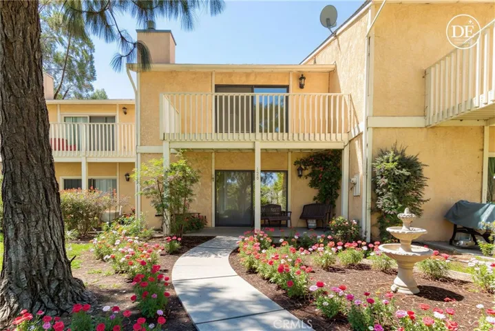 158 Flag Way, Paso Robles, California 93446