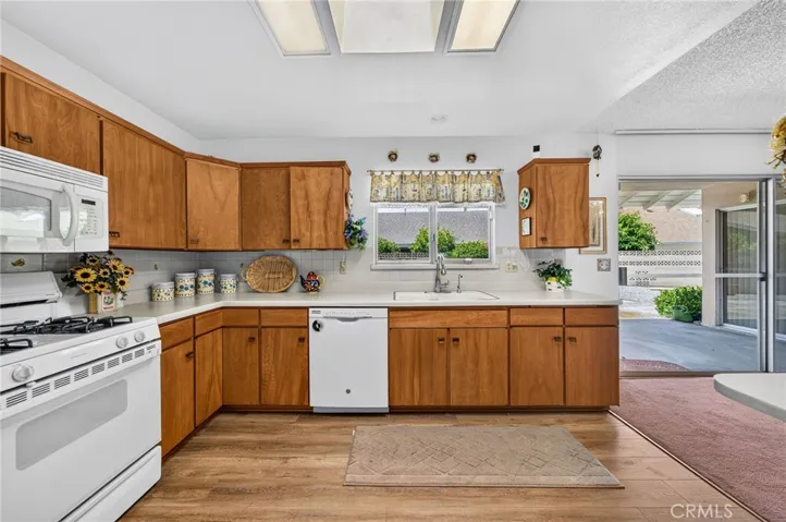 1240 W Montrose Avenue, Hemet, California 92543