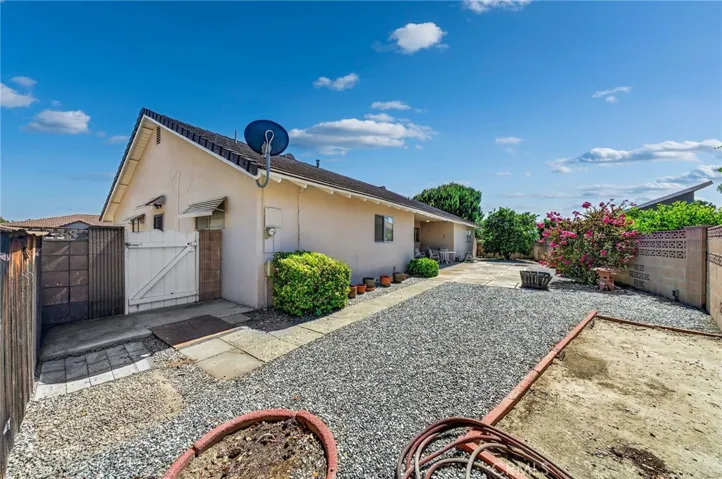 1240 W Montrose Avenue, Hemet, California 92543