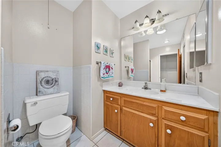 1240 W Montrose Avenue, Hemet, California 92543