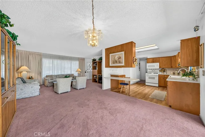 1240 W Montrose Avenue, Hemet, California 92543