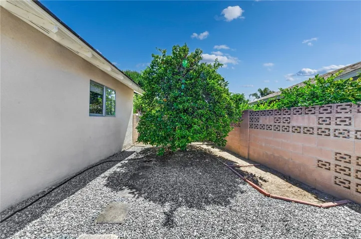 1240 W Montrose Avenue, Hemet, California 92543