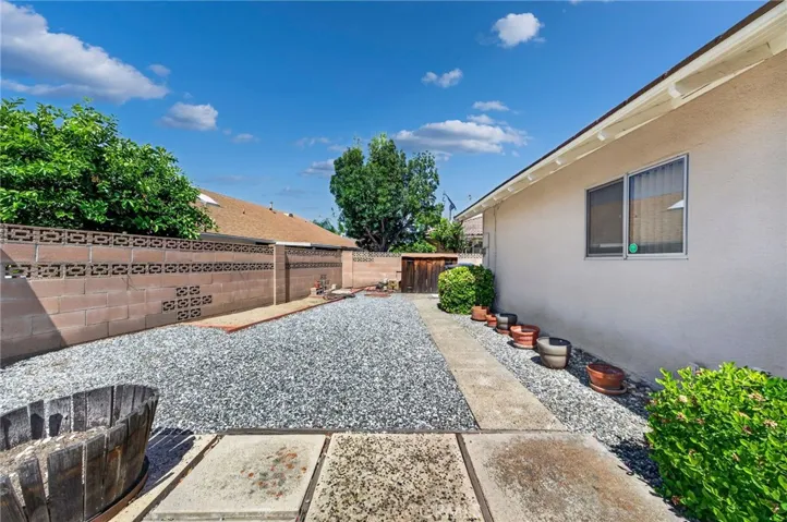 1240 W Montrose Avenue, Hemet, California 92543