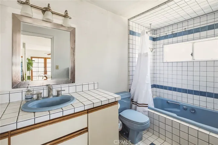 1813 5th Street, Manhattan Beach, California 90266