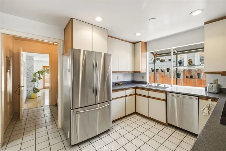 1813 5th Street, Manhattan Beach, California 90266