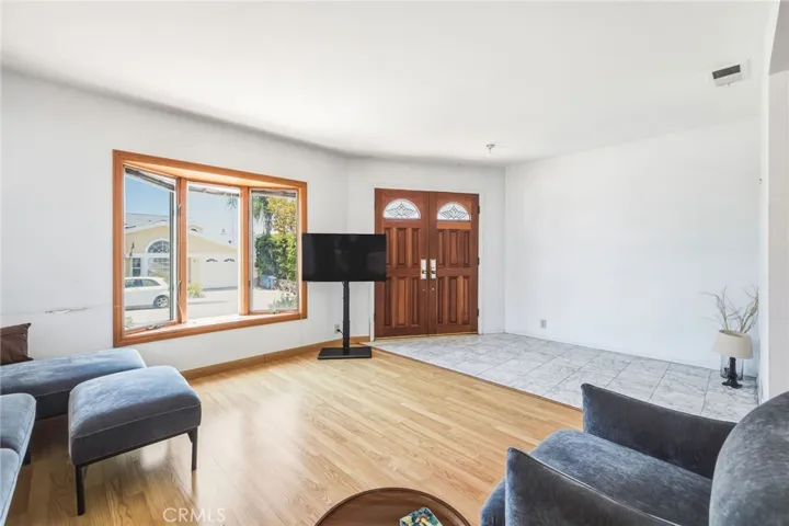 1813 5th Street, Manhattan Beach, California 90266