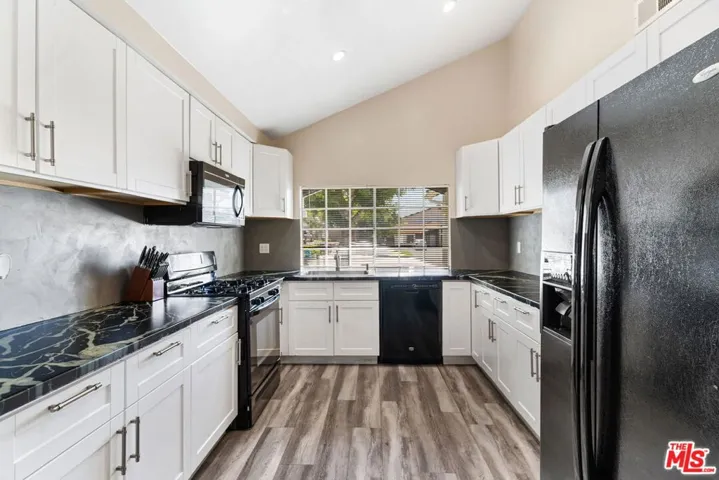 2918 La Costa Street, Bakersfield, California 93306