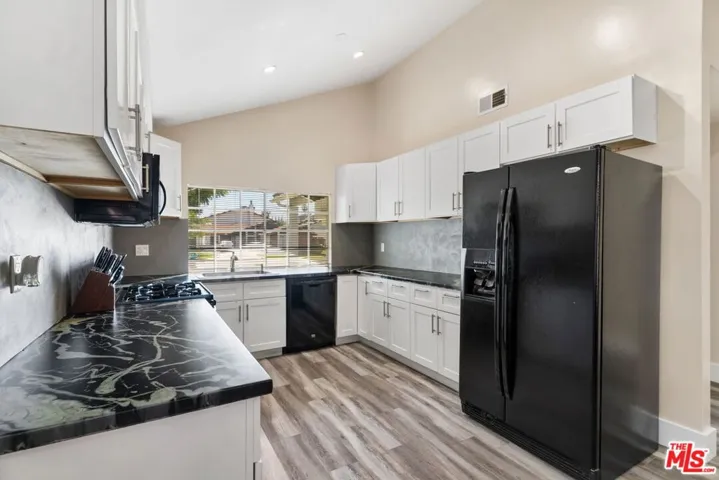 2918 La Costa Street, Bakersfield, California 93306