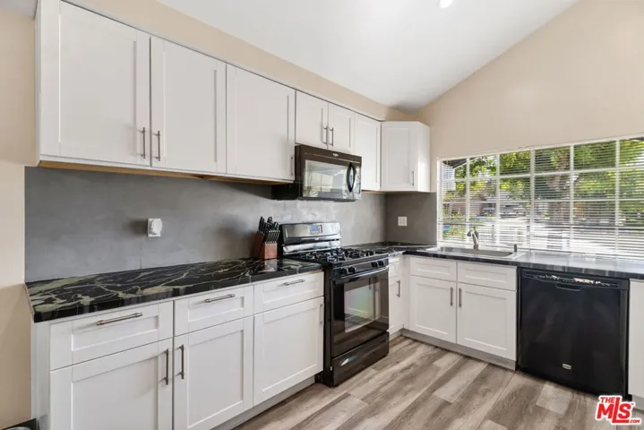 2918 La Costa Street, Bakersfield, California 93306