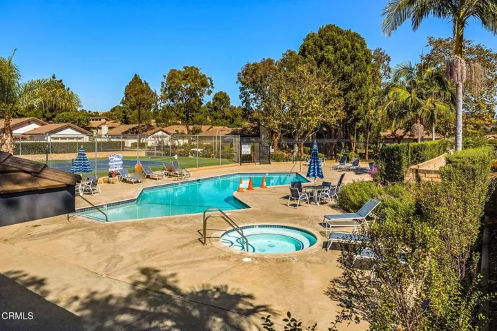 51-web-or-mls-UpmarketMedia_Laurelwood-3