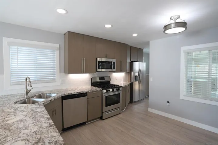 1522 24 Hornblend, San Diego, California 92109