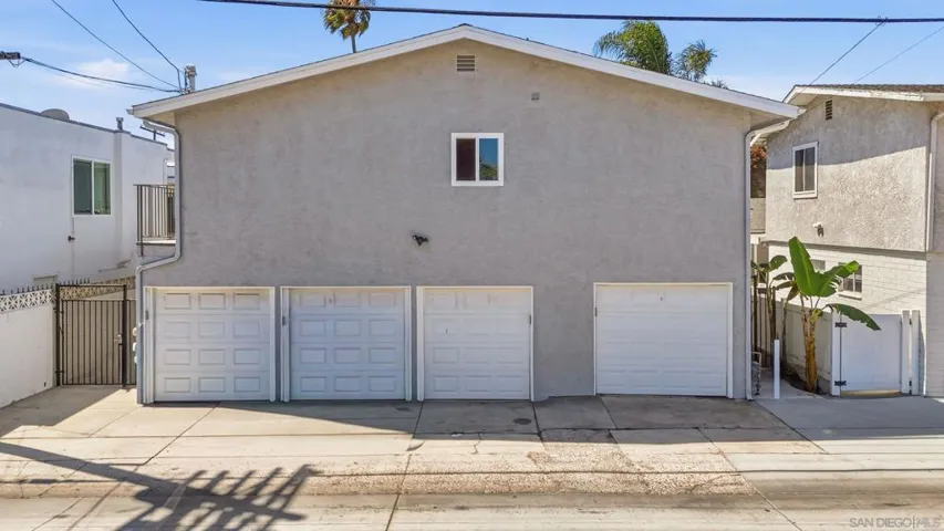 1522 24 Hornblend, San Diego, California 92109