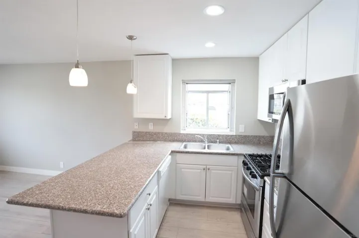 1522 24 Hornblend, San Diego, California 92109