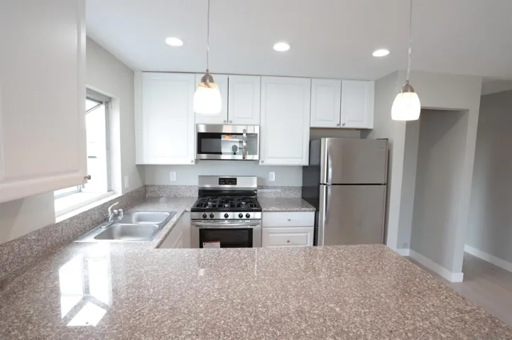 1522 24 Hornblend, San Diego, California 92109