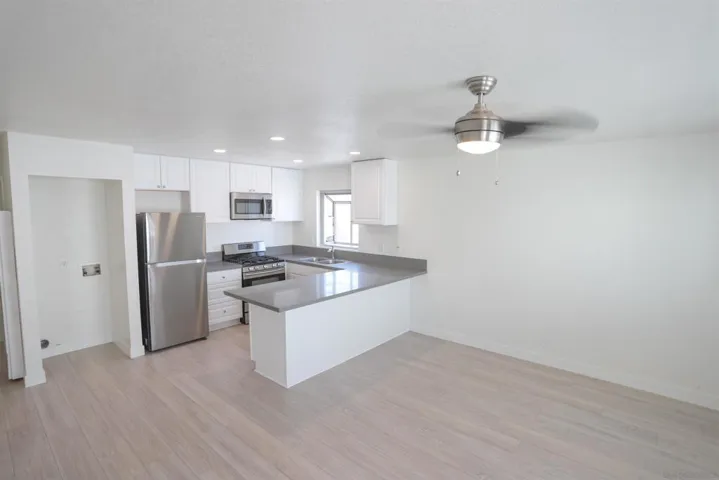 1522 24 Hornblend, San Diego, California 92109