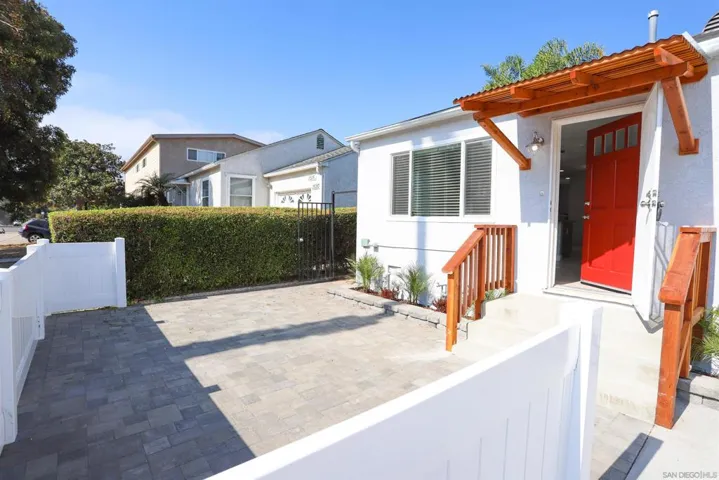1522 24 Hornblend, San Diego, California 92109