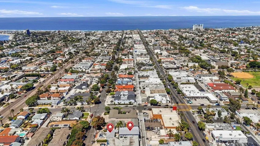 1522 24 Hornblend, San Diego, California 92109